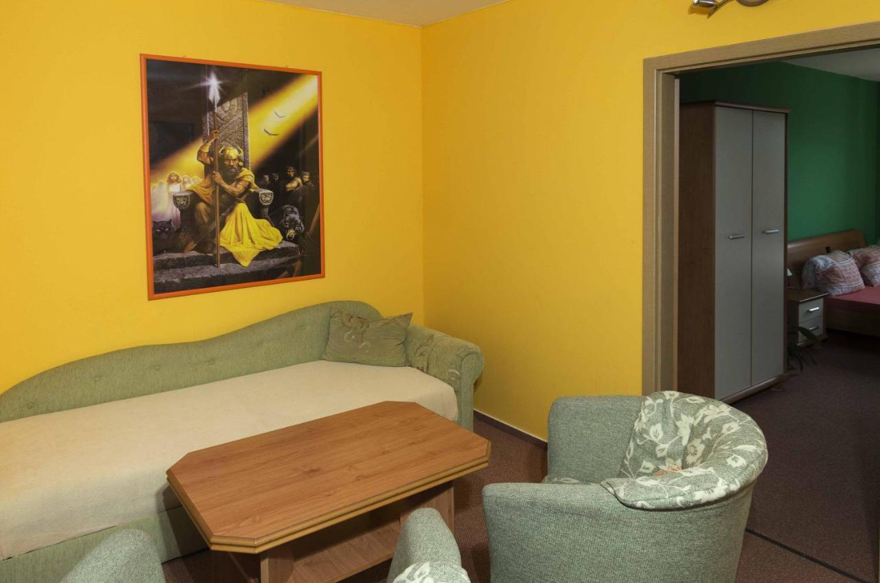 Hostinec U Zlate Lipy Noviny pod Ralskem Екстер'єр фото